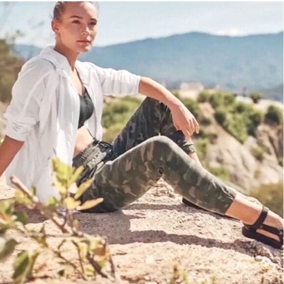 Athleta Farallon Camo Jogger - Picture 11 of 14